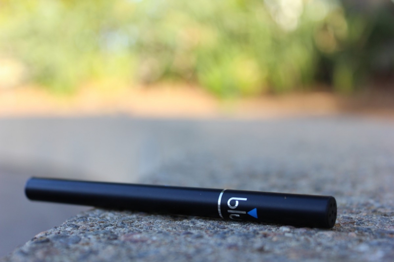 magasin-SAORGE-min_e_cigarette_vaping_blu_cigs_blu_electronic_cigarette_tobacco_cigarette_smoke-637061